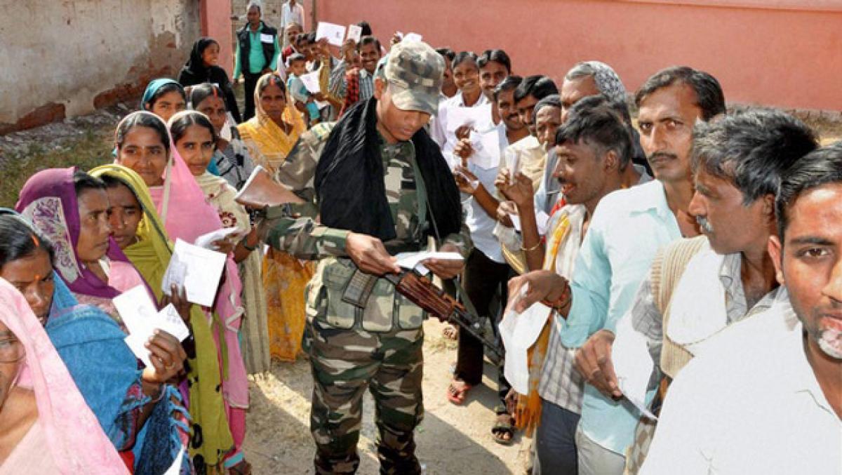 Live: 27 per cent turnout recorded till 11 am in phase one of Bihar polls